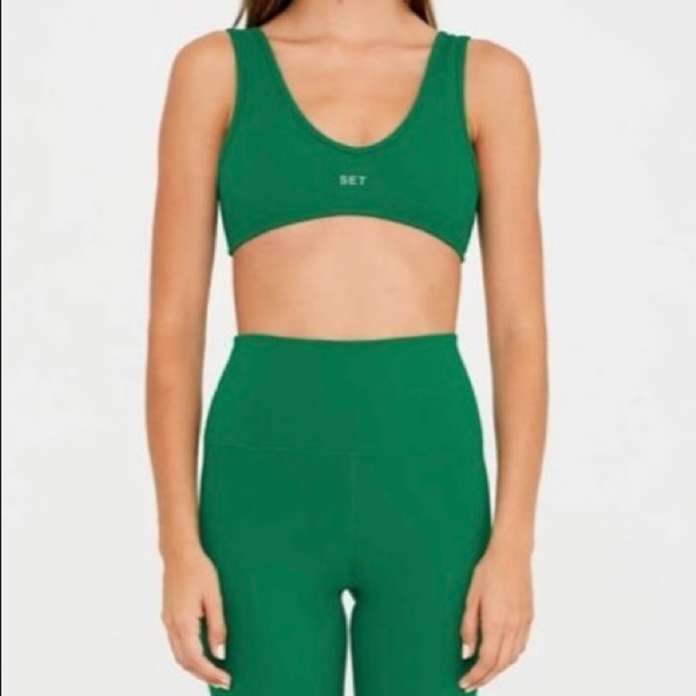 Set Active Sportbody Green Set in the color Palm - SOLD